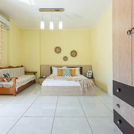 Stella's - 1min Beach, Kitchen & Balcony * Himare