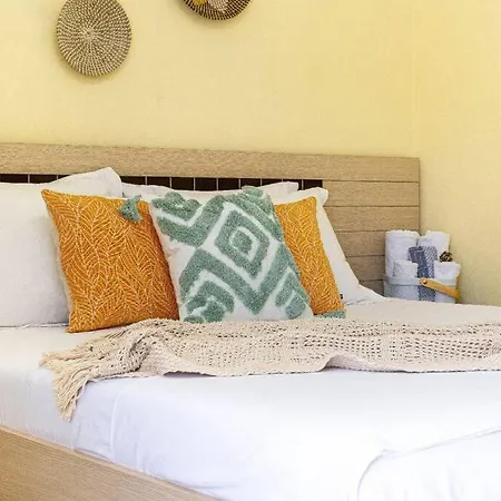 Stella's - 1min Beach, Kitchen & Balcony Himare