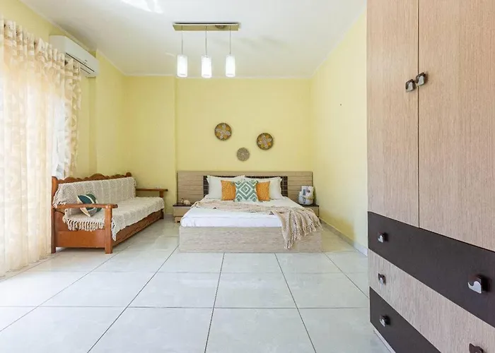 Stella's - 1min Beach, Kitchen & Balcony * Himarë