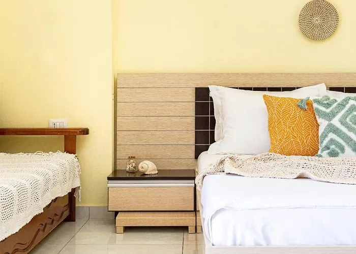 Daire Stella's - 1min Beach, Kitchen & Balcony