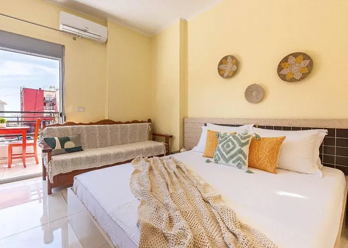 Stella's - 1min Beach, Kitchen & Balcony * Himarë